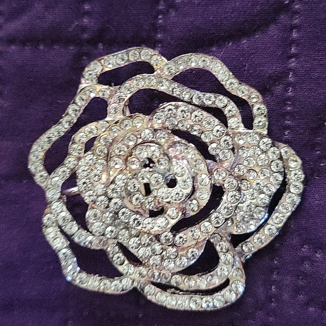Silver Tone Flower Brooch 10$